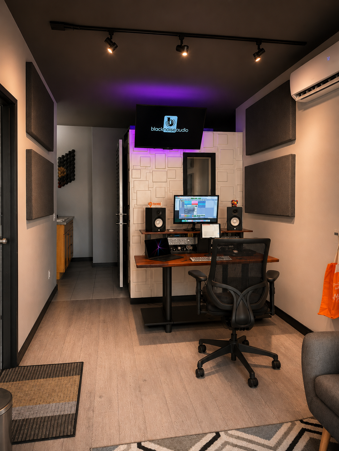 Blacknoise Audio engineered recording suite and control room