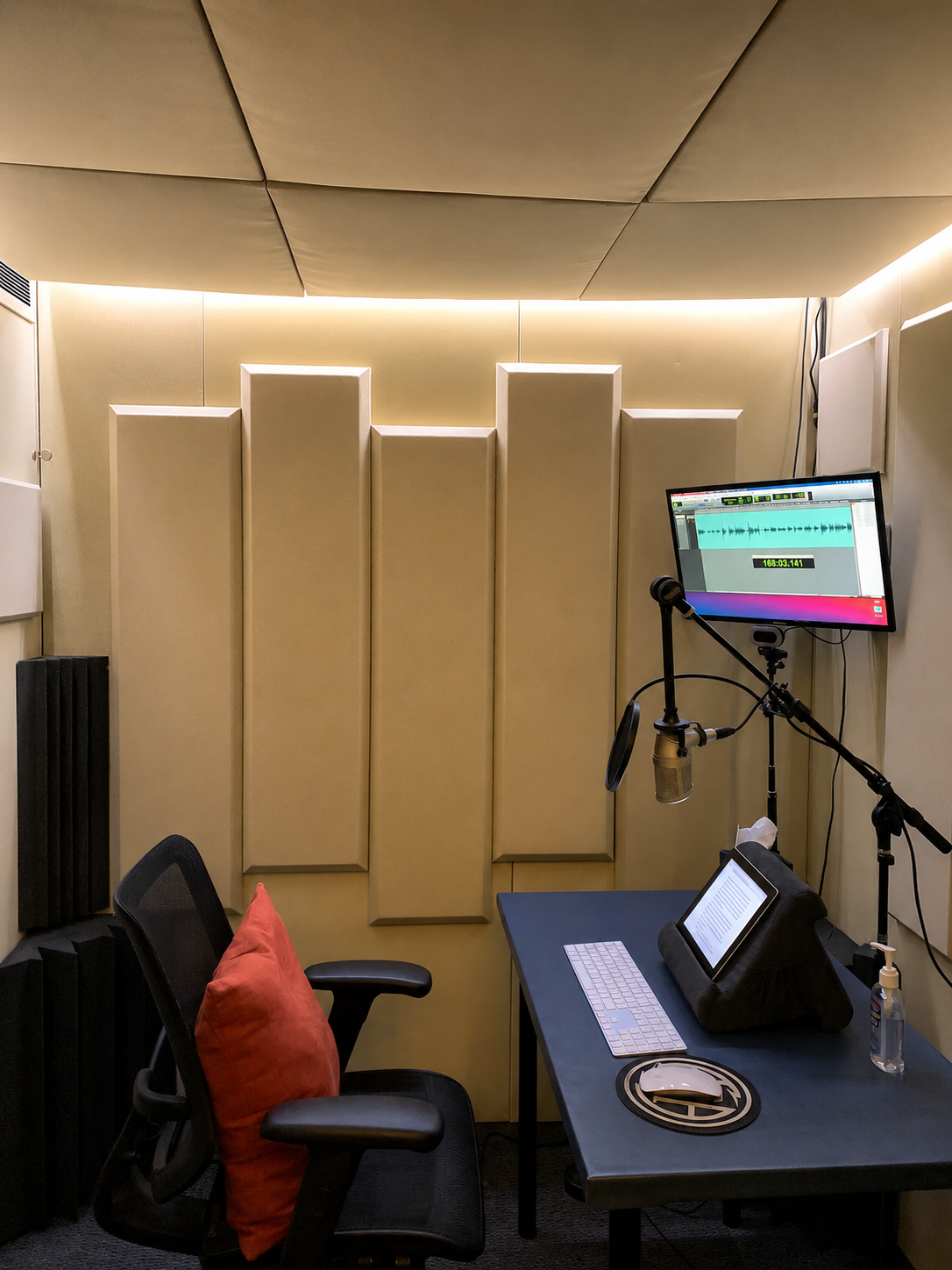 Blacknoise Audio self-recording booth